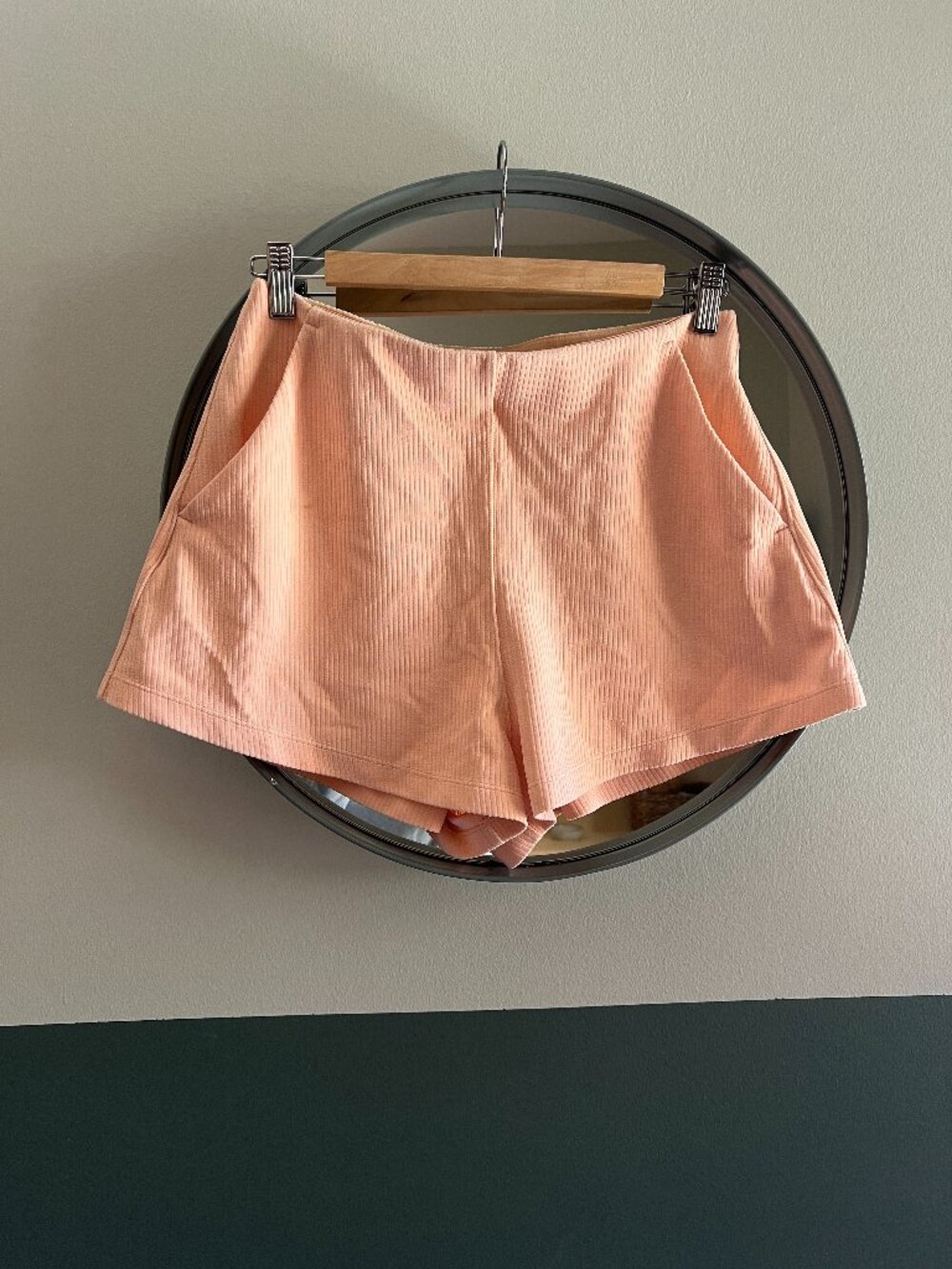 Ribbed High-Rise Short – Size 8 – Lululemon